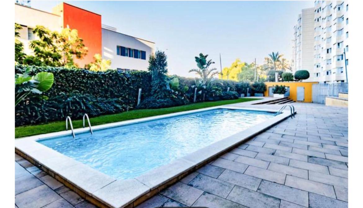 Ferienwohnung Espectacular Piso Cerca De La Playa Sant Adria de Besos Exterior foto