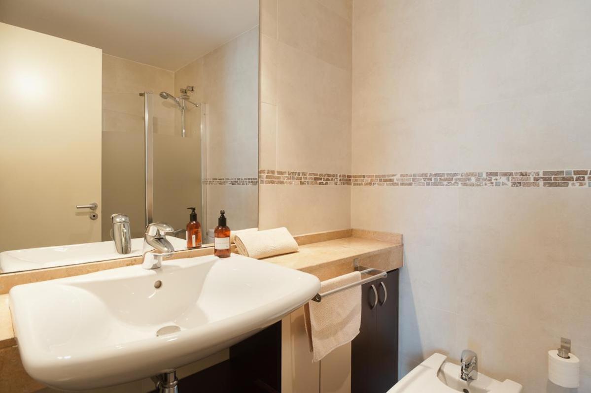 Ferienwohnung Espectacular Piso Cerca De La Playa Sant Adria de Besos Exterior foto